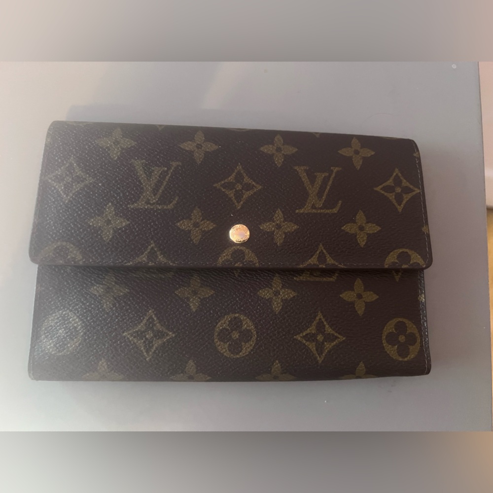 Louis Vuitton - Monogram Porte Tresor Etul Papier
